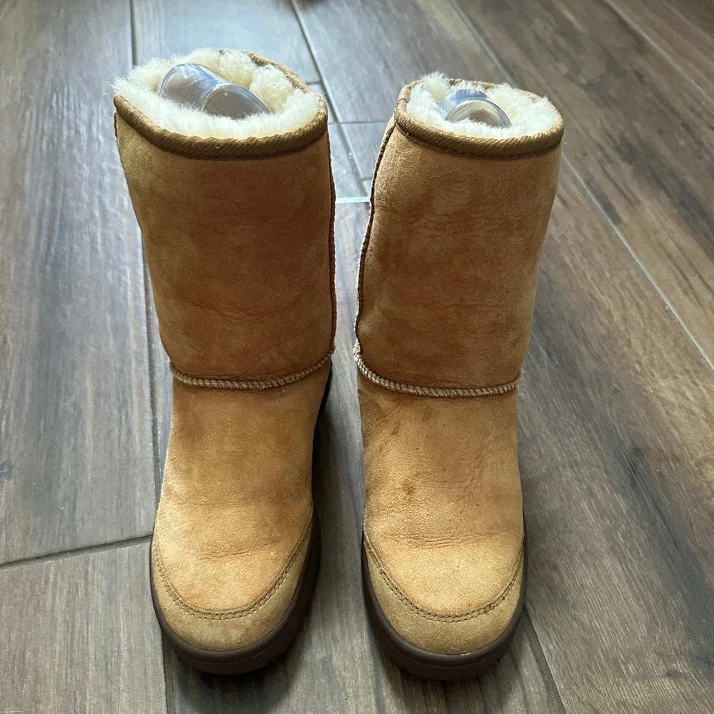 UGG Australia Ultimate Short 5275 Chestnut Sheepskin Shearling Boots Womens 6